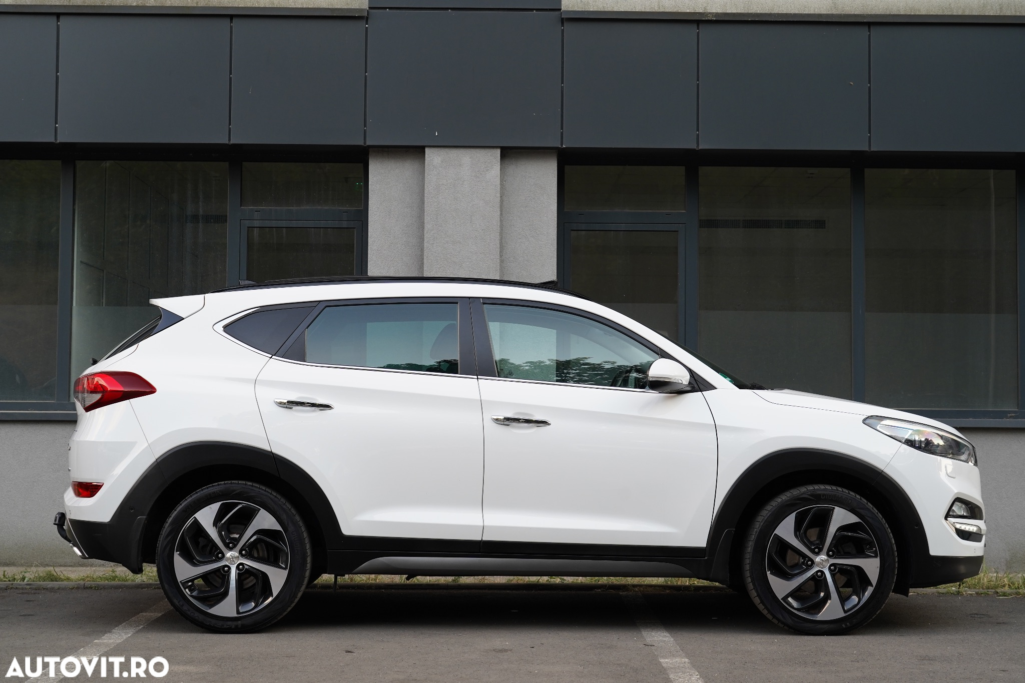 Hyundai Tucson 2.0 CRDI 4WD 6AT Luxury Pack+ - 24