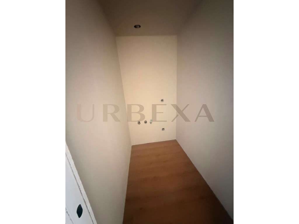 APARTAMENTO T1 COM TERRAÇO E GARAGEM PARA 2 CARROS - Grande imagem: 5/6