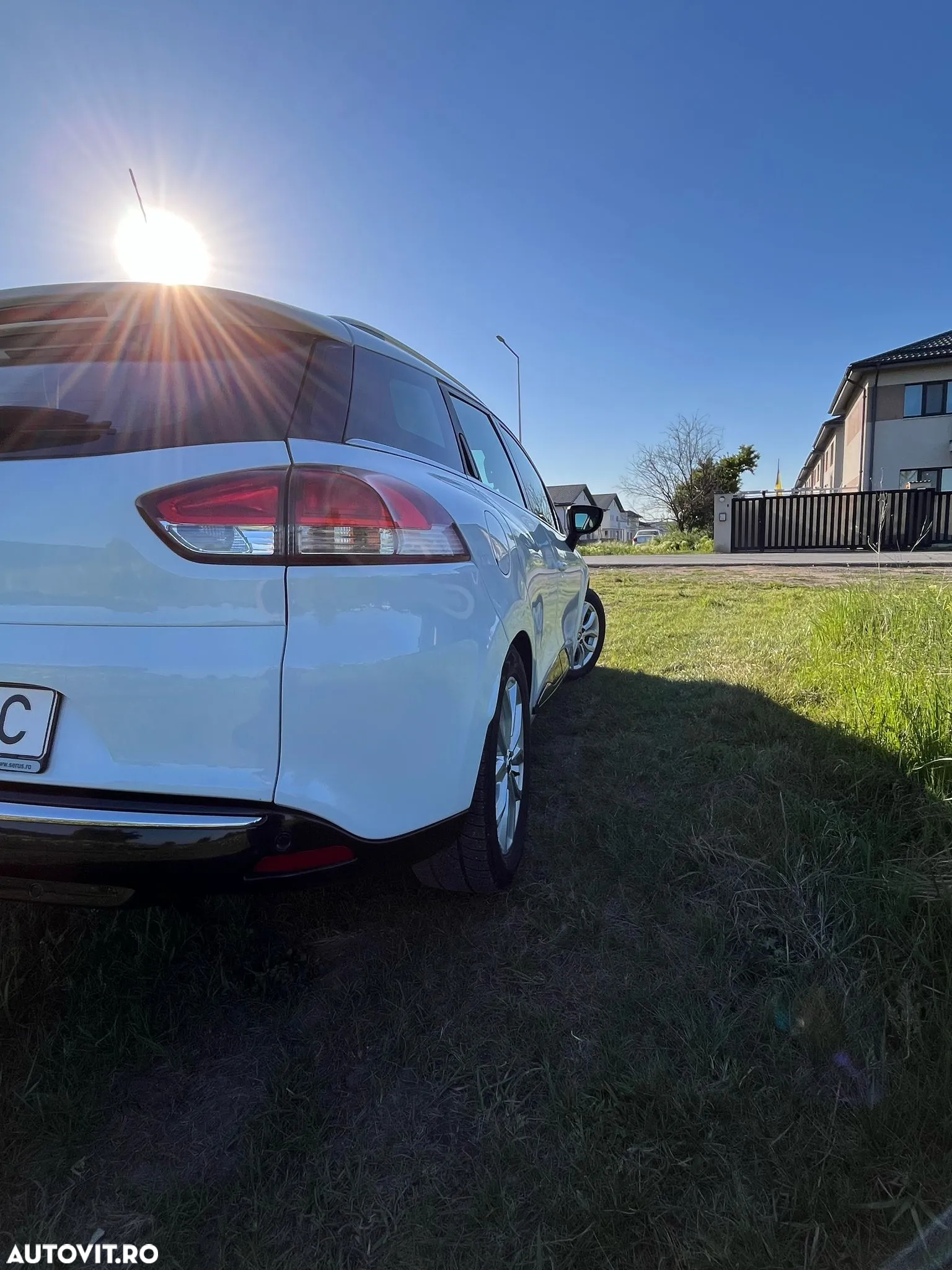 Renault Clio Grandtour (Energy) dCi 90 Start & Stop EDC INTENS - 10