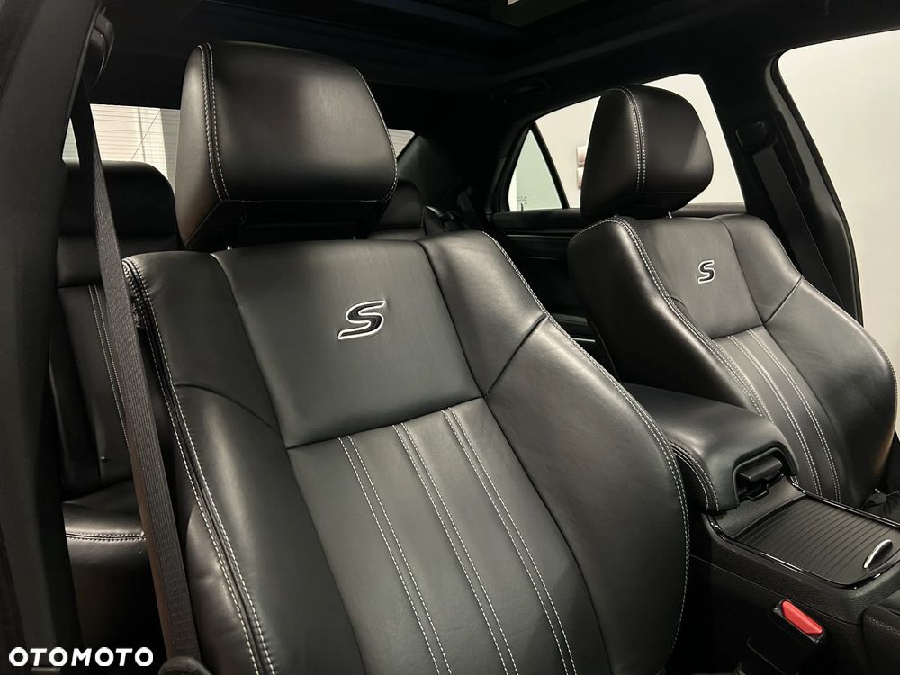 Chrysler 300s - 7