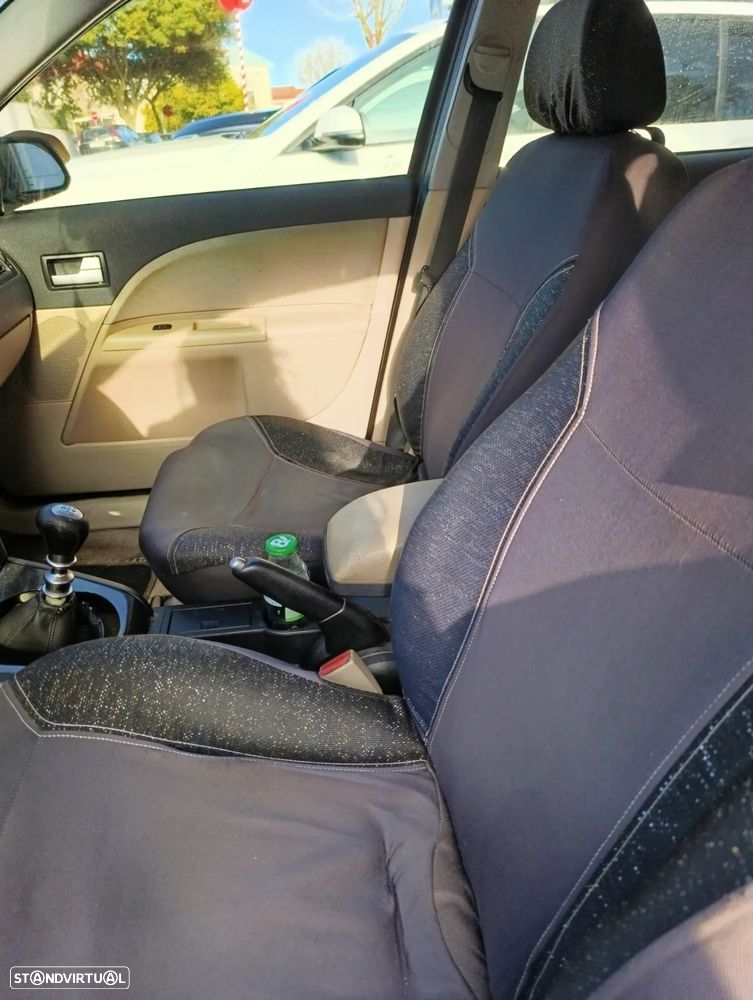 Ford Mondeo SW 2.0 TDCi Ghia - 20