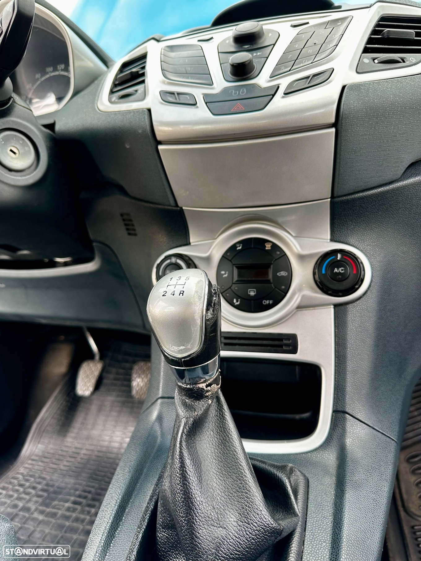 Ford Fiesta - 15