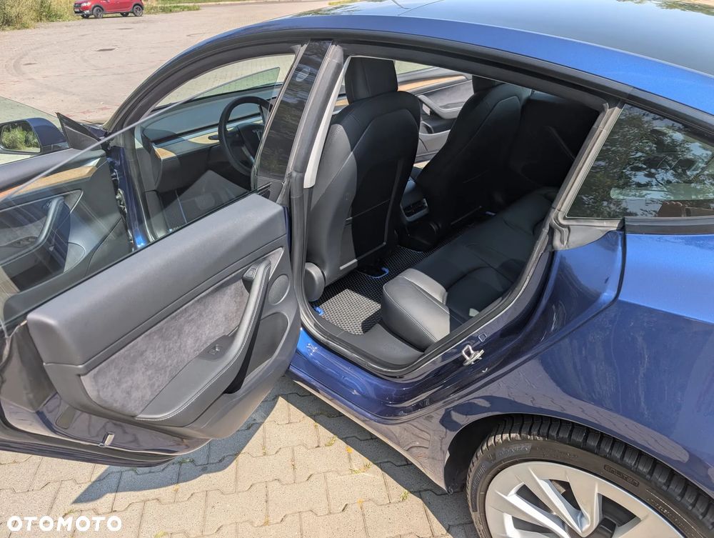 Tesla Model 3 - 9