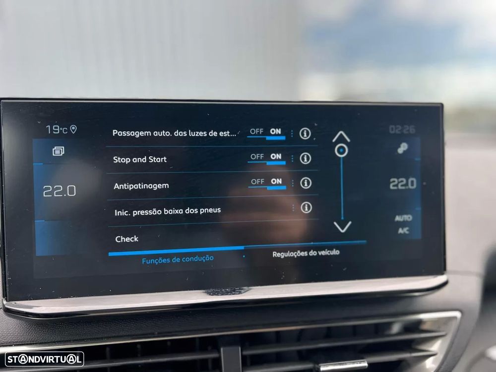 Peugeot 5008 1.2 PureTech Allure EAT8 - 18