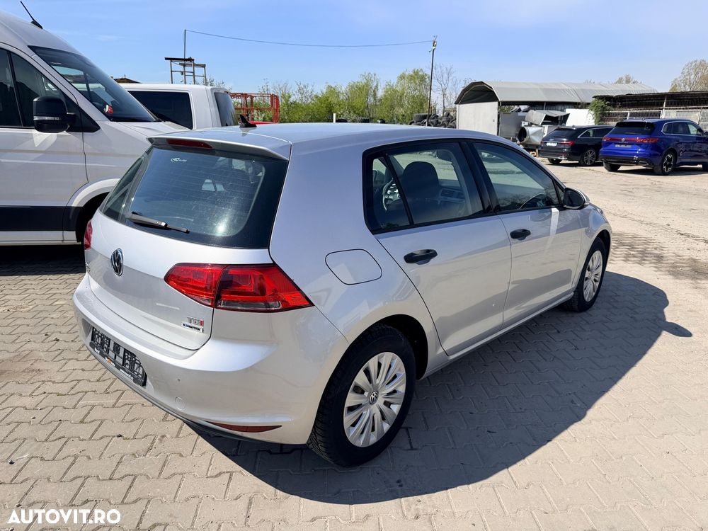 Volkswagen Golf 1.6 TDI BMT Comfortline - 9