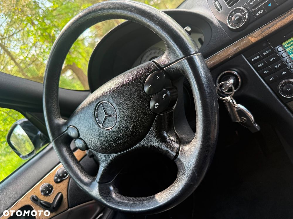 Mercedes-Benz Klasa E - 26