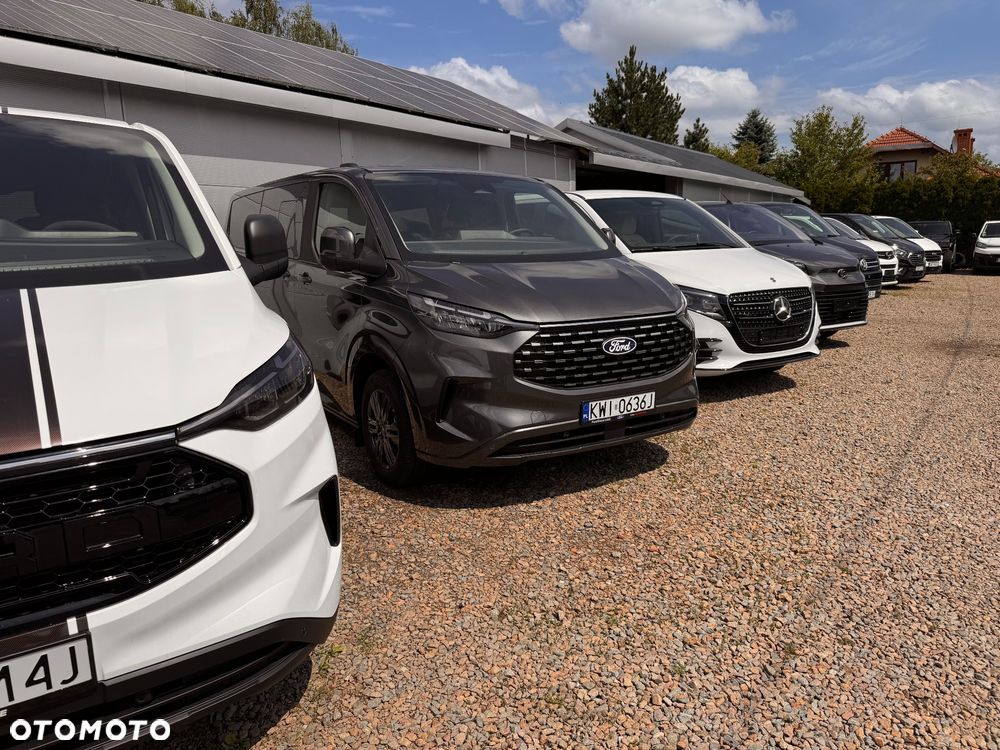 Ford Tourneo Custom - 33
