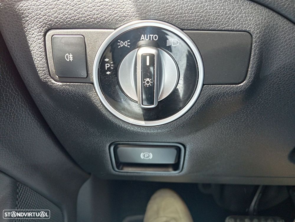 Mercedes-Benz GLA 250 4Matic 7G-DCT AMG Line - 12