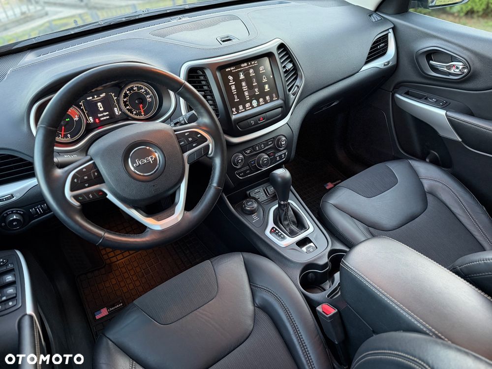 Jeep Cherokee - 5