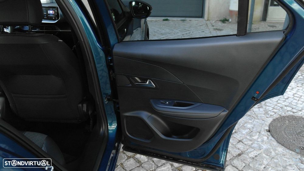 Peugeot e-2008 54 kWh Allure - 9