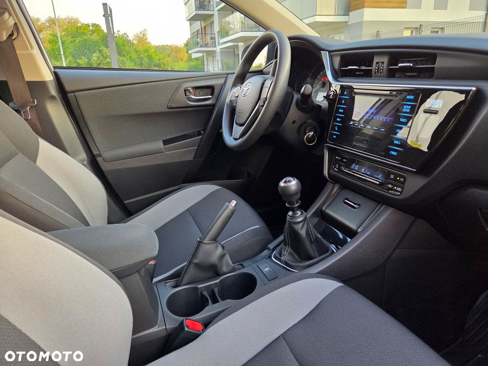 Toyota Auris - 18