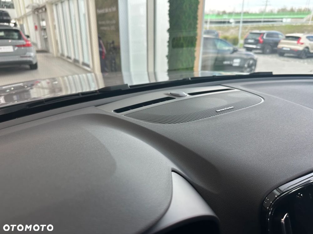 Volvo XC 40 B3 Plus Dark - 9