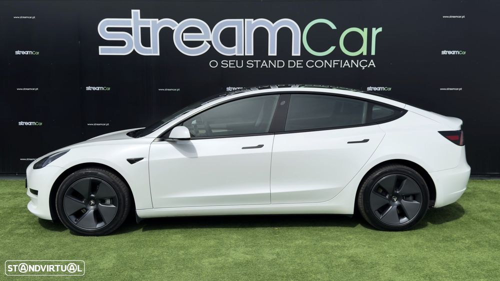 Tesla Model 3 - 3