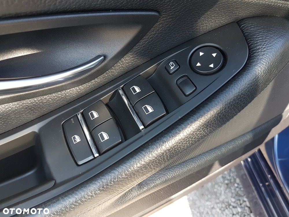 BMW Seria 5 528i - 13