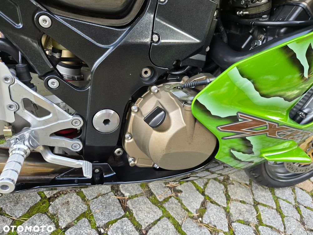 Kawasaki ZX - 28