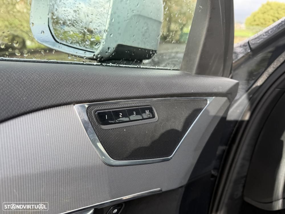 Volvo XC 90 2.0 D4 R-Design - 18