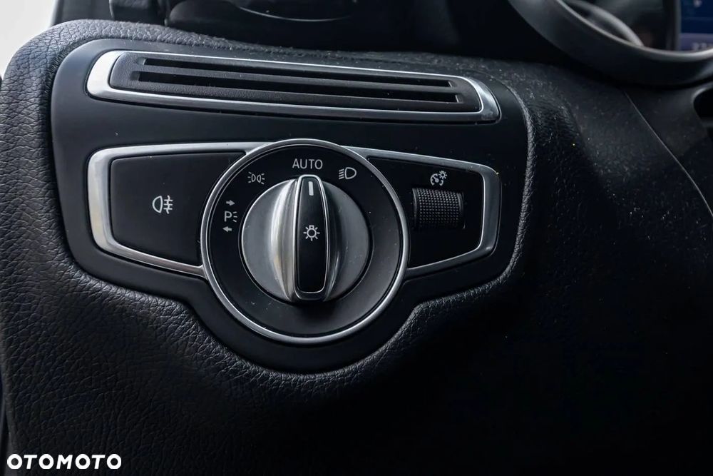 Mercedes-Benz GLC 300 4Matic 9G-TRONIC AMG Line - 22