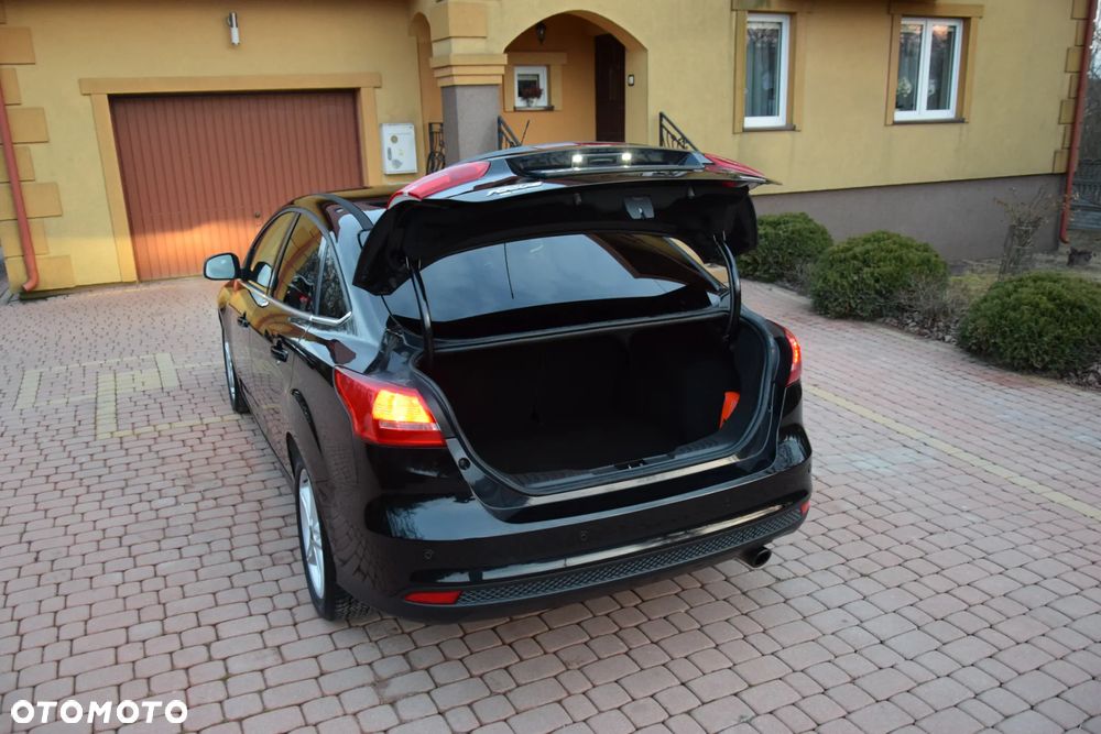 Ford Focus 1.5 EcoBoost Titanium ASS - 9