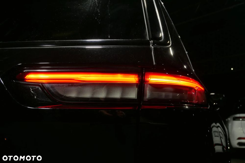 Jeep Grand Cherokee - 35