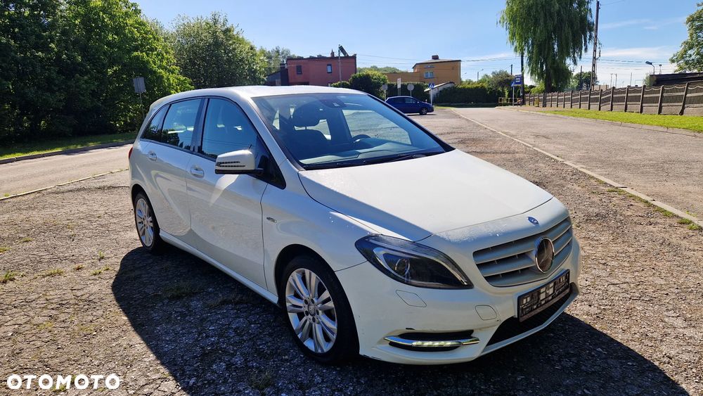 Mercedes-Benz Klasa B 180 (BlueEFFICIENCY) - 2