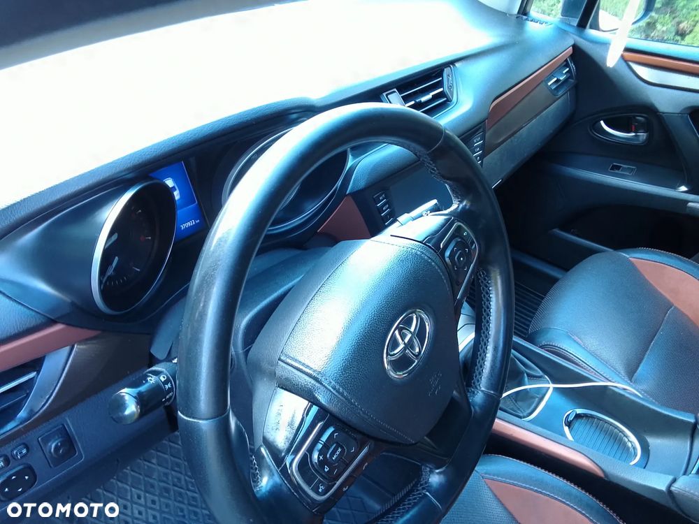 Toyota Avensis 2.0 D-4D Prestige - 6