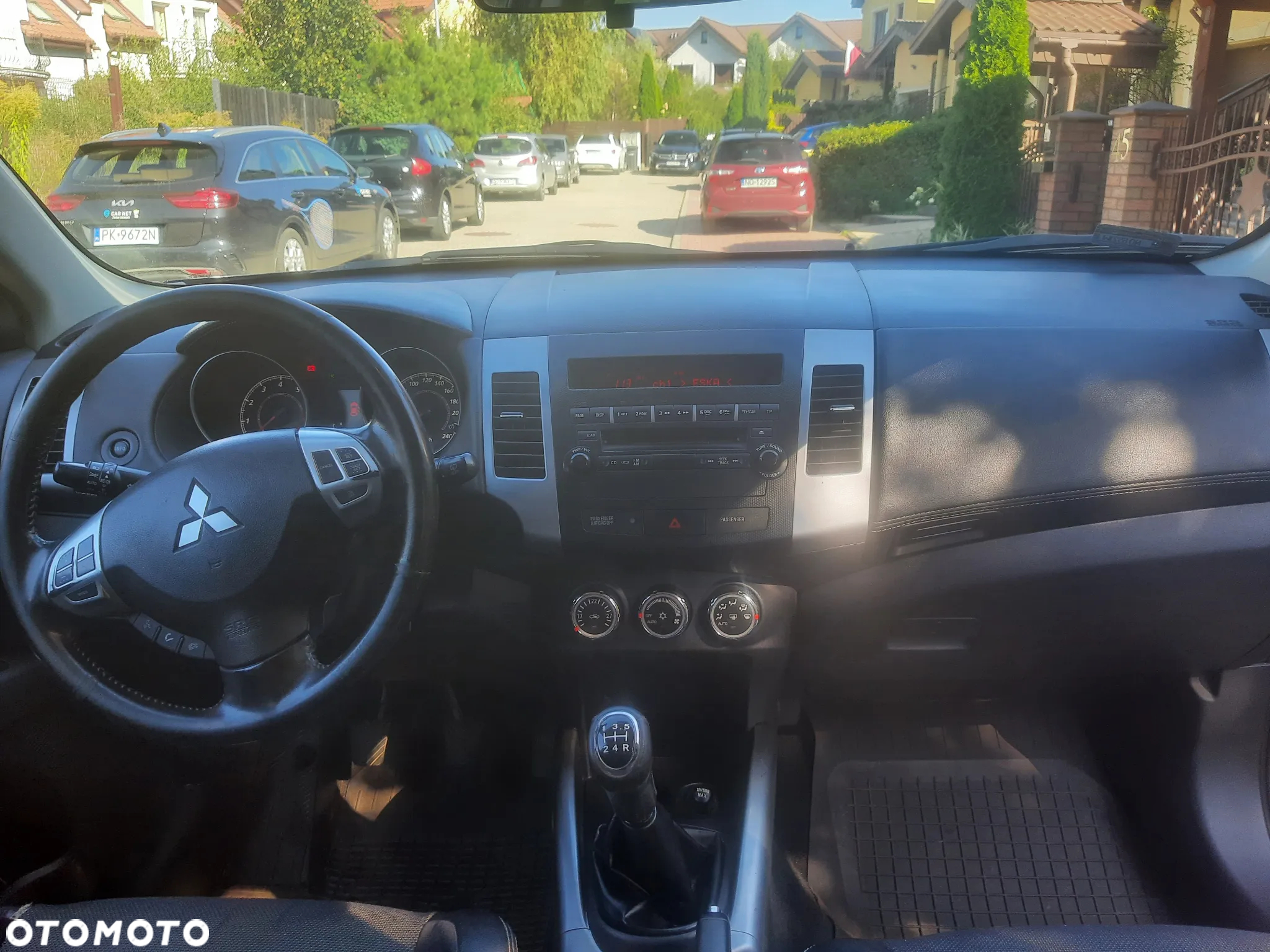 Mitsubishi Outlander - 22