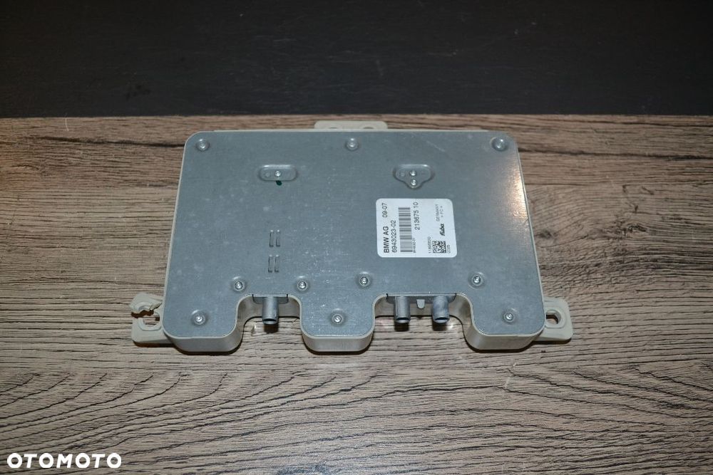 BMW E63 E64 ANTENA WIELOPASMOWA LEWA WZMACNIACZ  6943023 - 1
