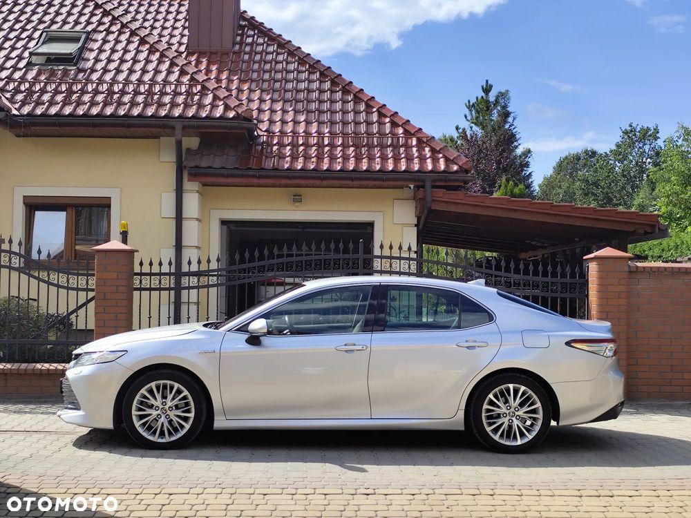 Toyota Camry 2.5 Hybrid Executive CVT - 6