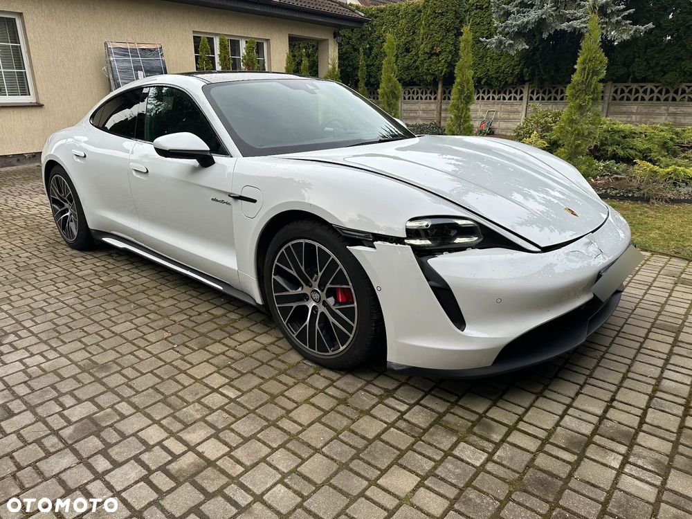 Porsche Taycan - 1