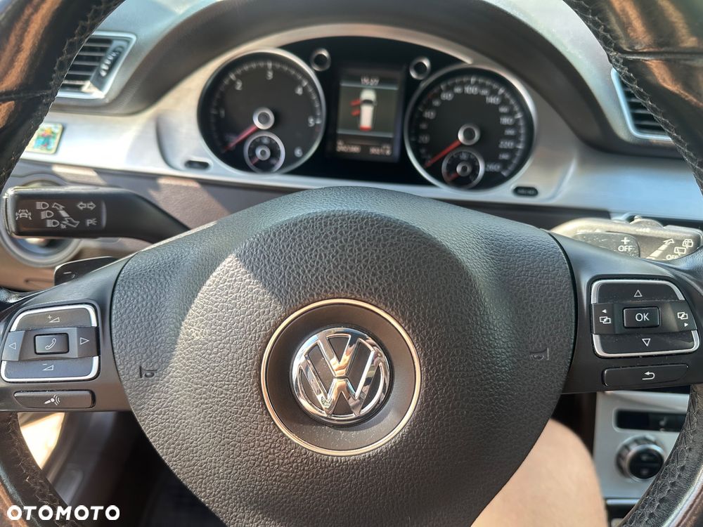 Volkswagen Passat 2.0 TDI 4Mot Highline DSG - 21