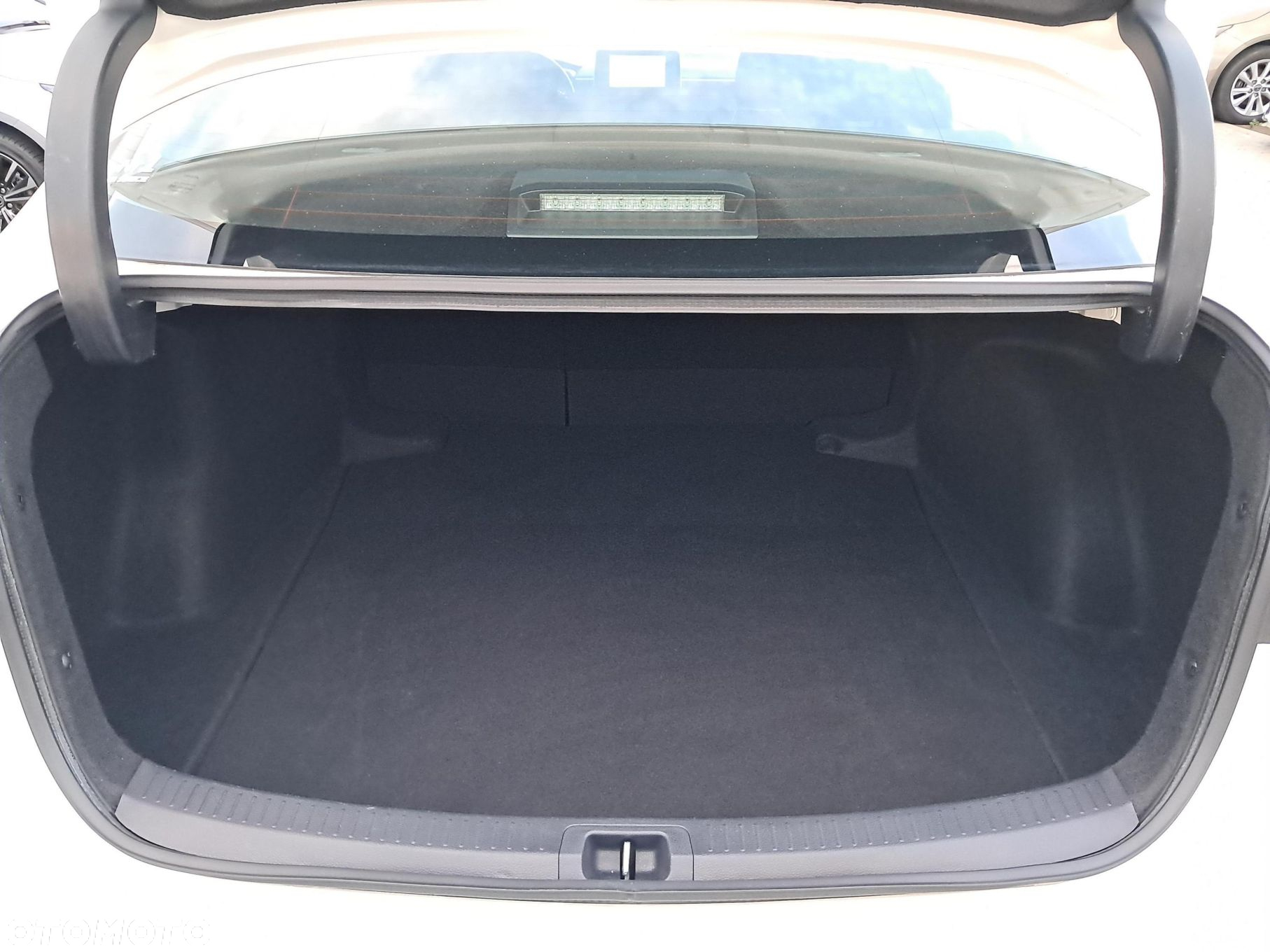 Toyota Corolla 1.6 Comfort - 11