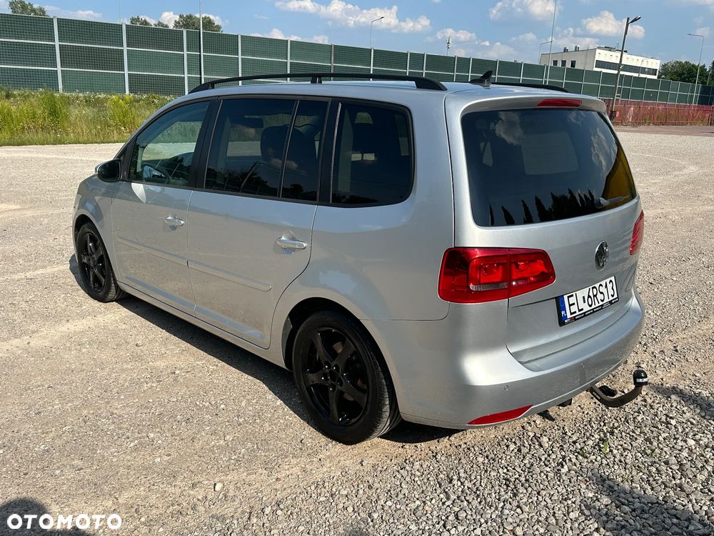 Volkswagen Touran - 13