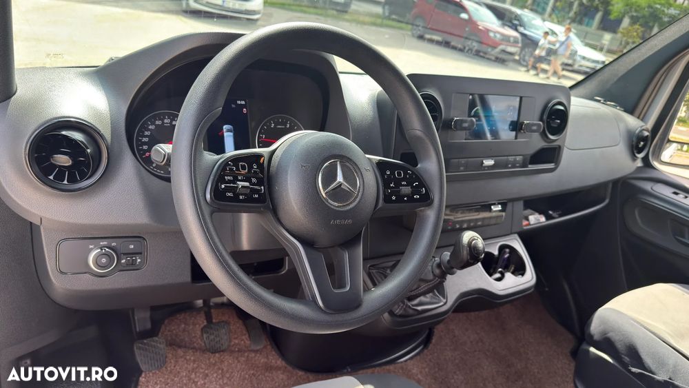 Mercedes-Benz Sprinter - 3