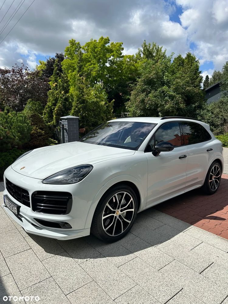 Porsche Cayenne Turbo - 1