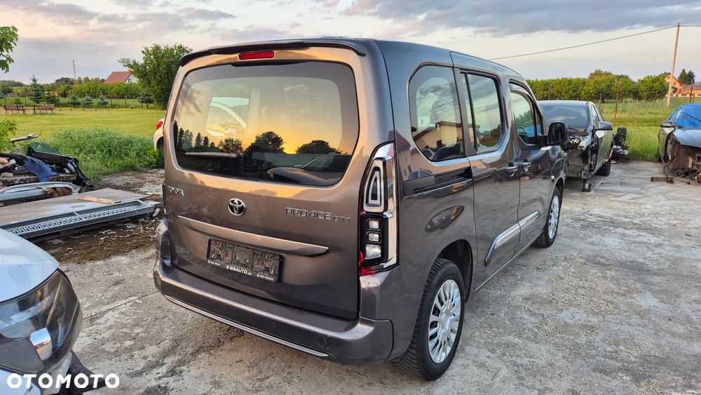 Toyota Proace City 1.2 D-4T Long 2,3t Active (bryg.) - 11