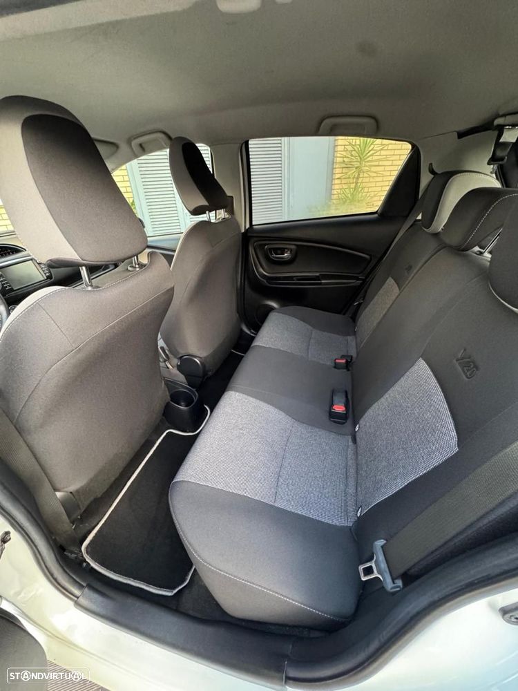 Toyota Yaris 1.0 VVT-i 20 Anos - 14
