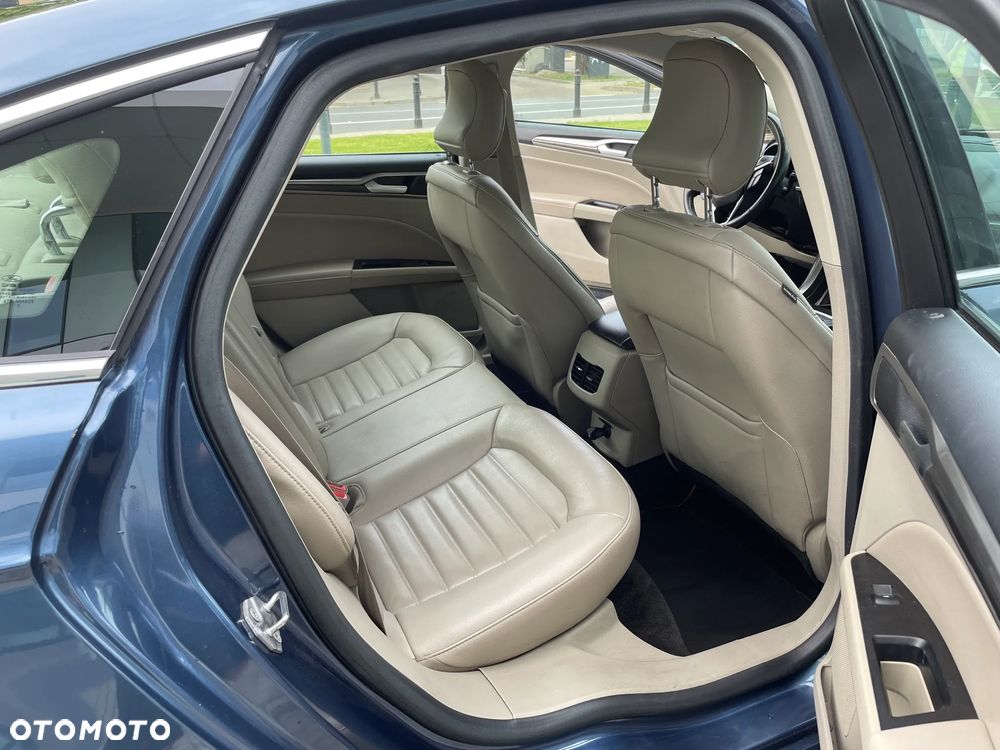 Ford Fusion - 18