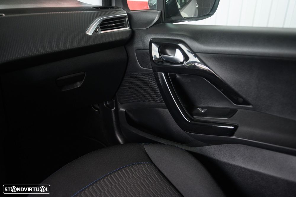 Peugeot 208 1.2 PureTech Style - 49
