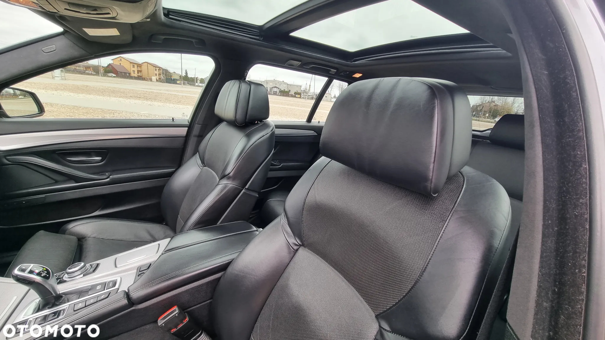 BMW Seria 5 M550d xDrive Touring Sport-Aut - 11