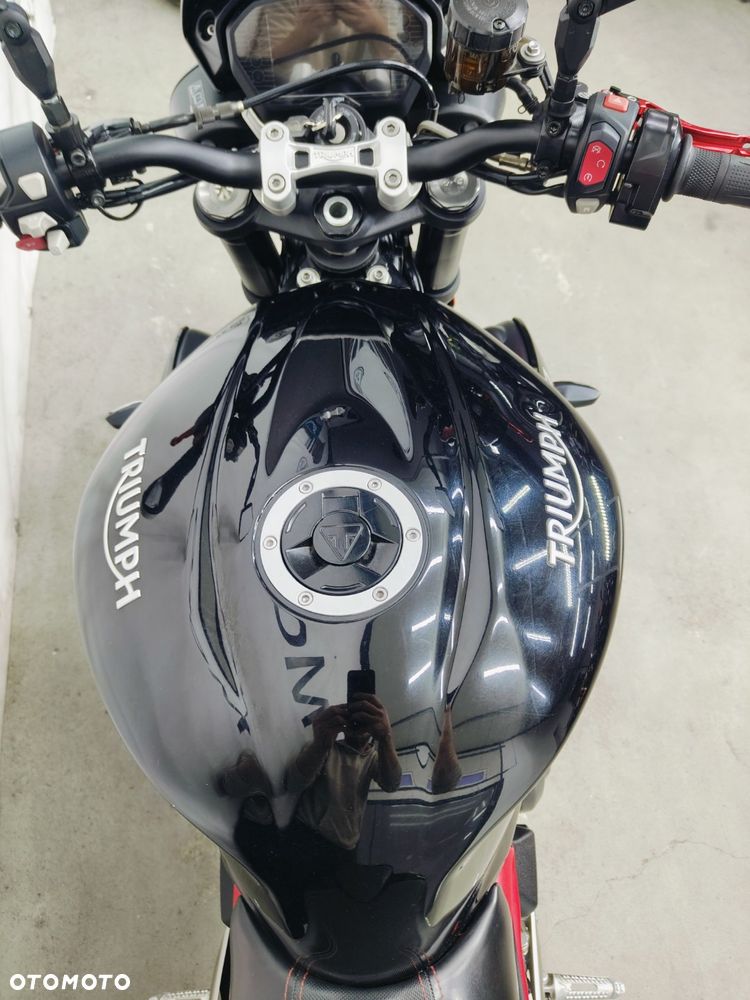 Triumph Street Triple - 14