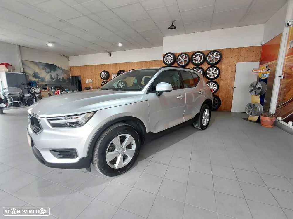 Volvo XC 40 1.5 T3 Momentum Tech Edition - 6
