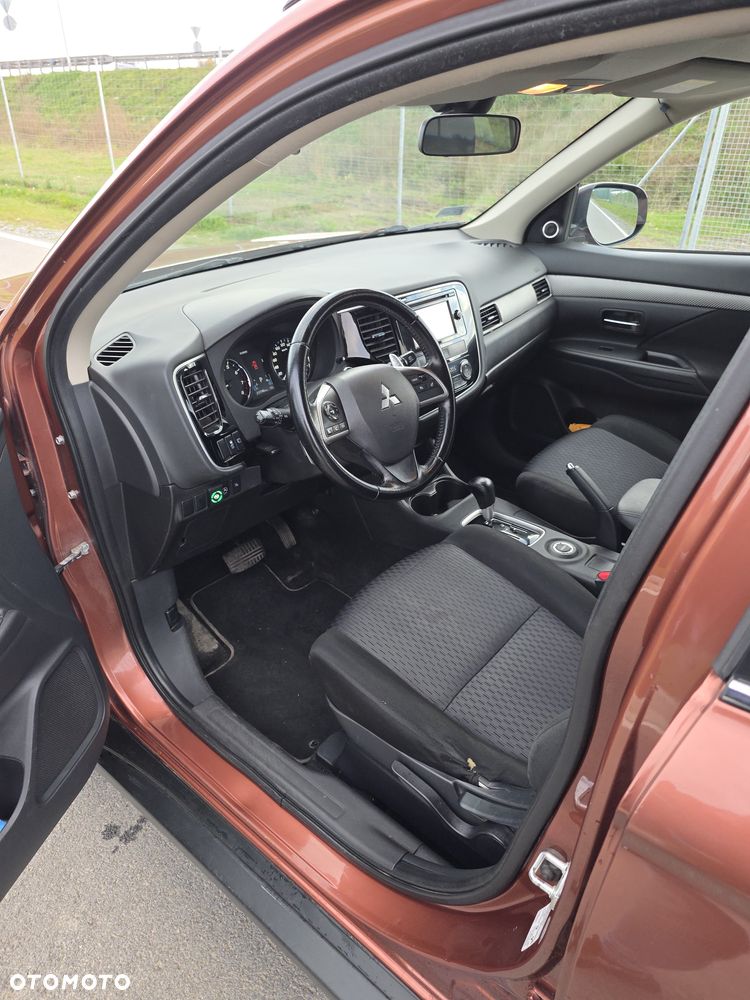 Mitsubishi Outlander 2.0 Intense + CVT - 14