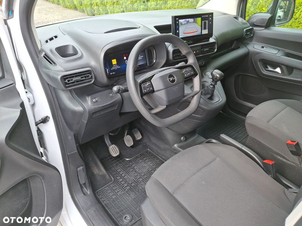 Opel Combo 2025 r 1.2 Pure Tech 110 KM Salon PL - 17
