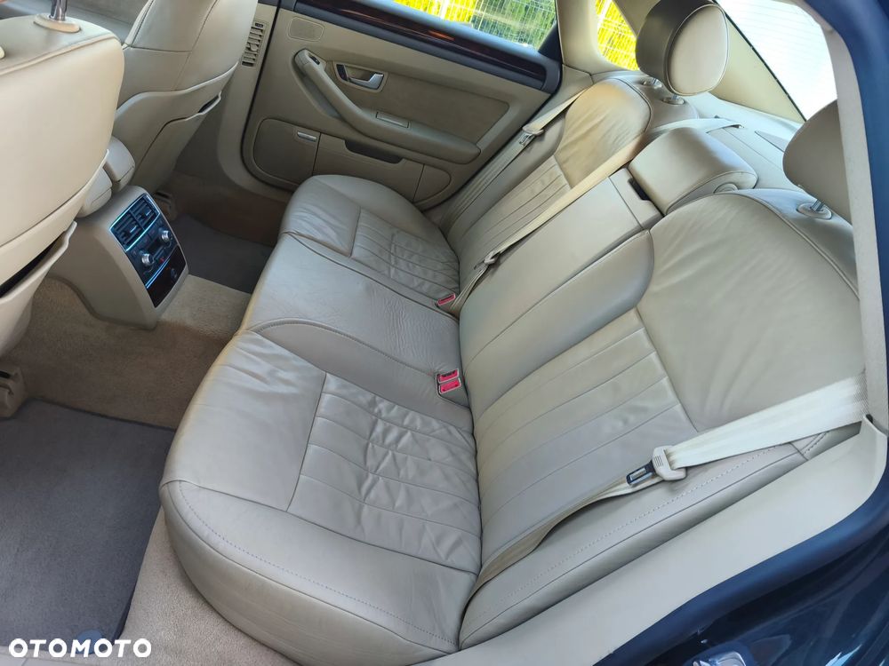Audi A8 4.2 Quattro - 23