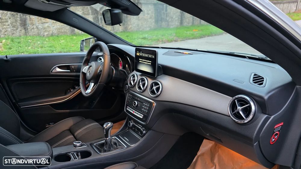 Mercedes-Benz CLA 180 d Edition 1 - 12