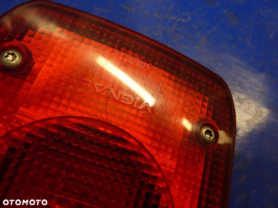 RENAULT GAMA T RANGE LAMPA TYLNA - 8