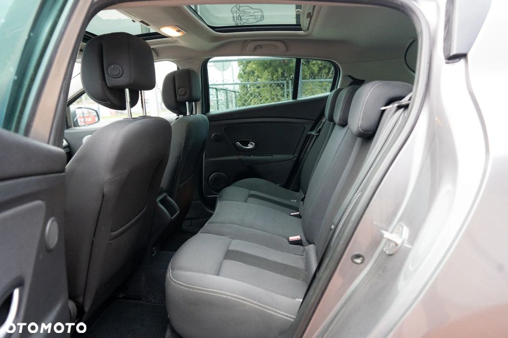 Renault Megane TCe 180 GT - 11