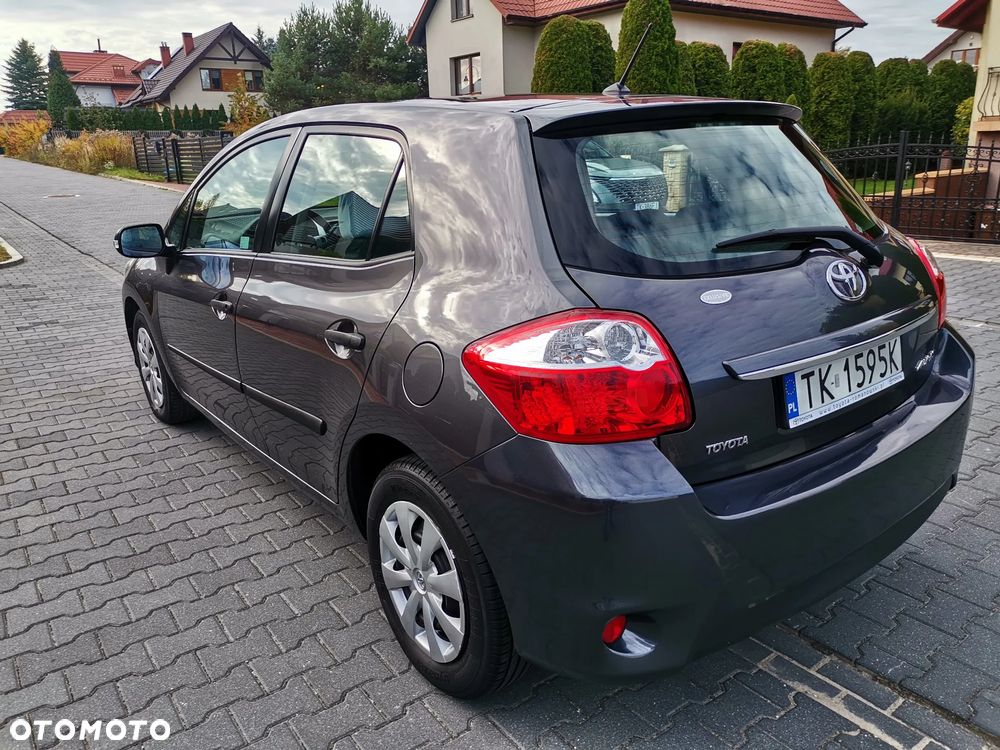 Toyota Auris 2013 photo 3