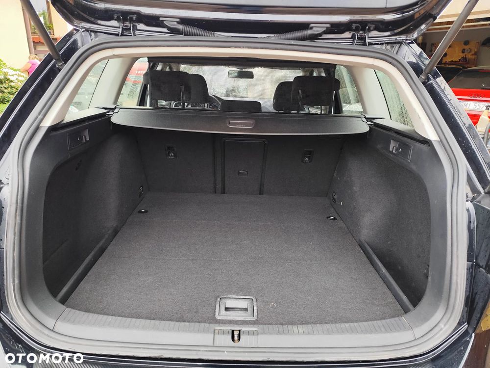Volkswagen Golf 1.6 TDI BlueMotion Comfortline - 9