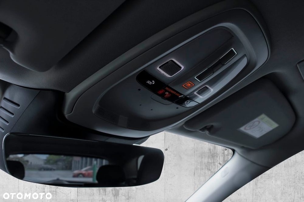 Volvo XC 60 T6 Plug-In Hybrid AWD Plus Dark - 18